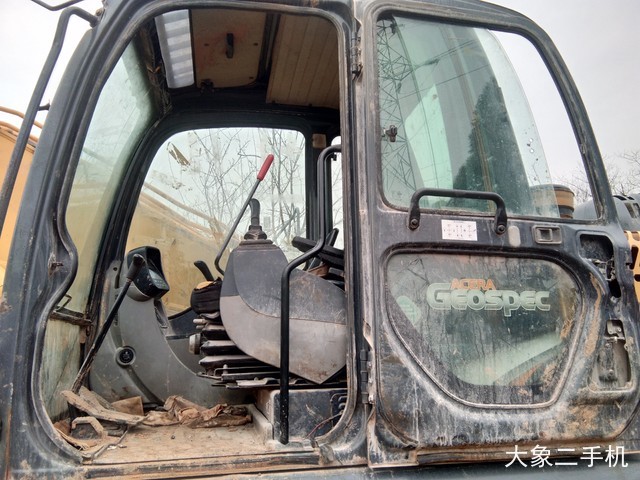 神钢 SK270D 挖掘机