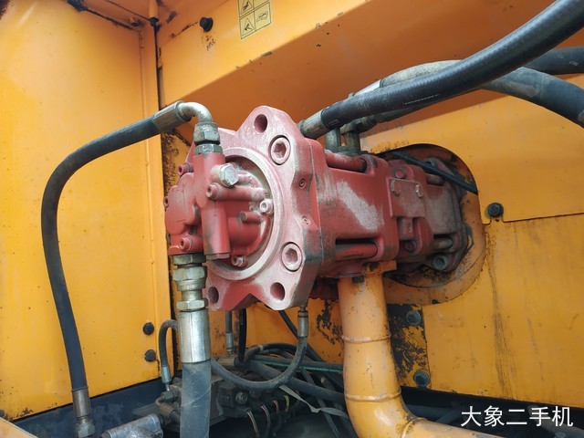 现代 R265LC-7 挖掘机