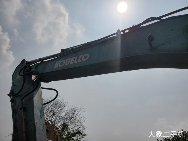 神钢 SK230-6 挖掘机