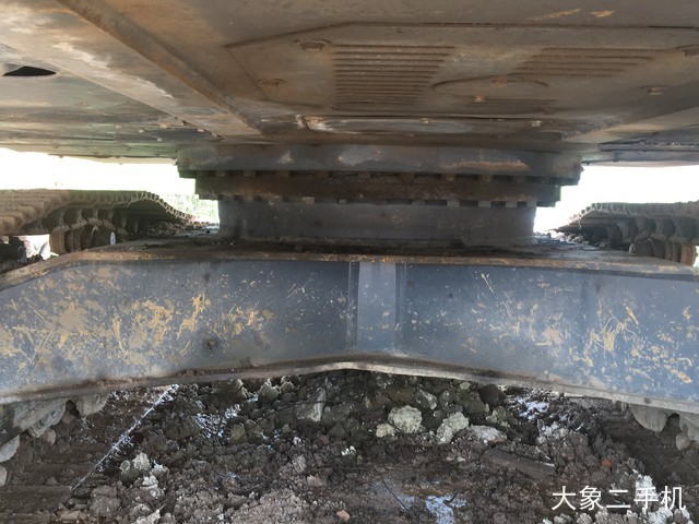 徐工 XE215D 挖掘机