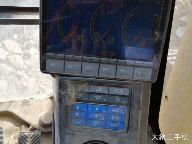 小松 PC220LC-8 挖掘机