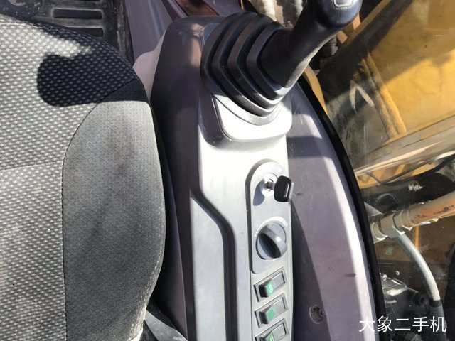 徐工 XE150D 挖掘机