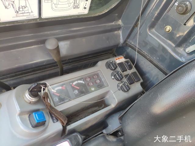 神钢 SK30SR-5 挖掘机