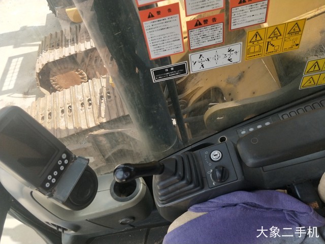 卡特彼勒 323DL 挖掘机