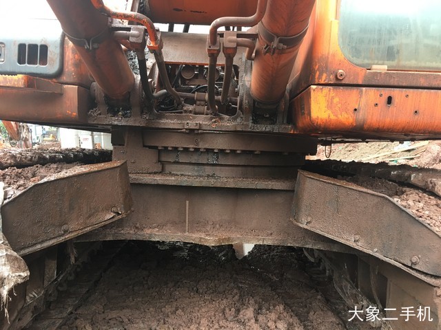 斗山 DX500LC 挖掘机