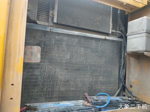 现代 R225LC-7 挖掘机