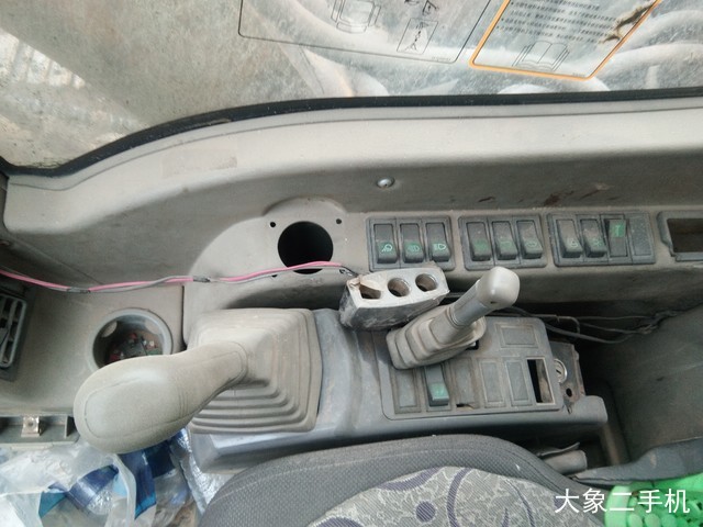 山东临工 LG685 挖掘机