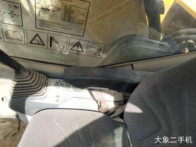 三一重工 SY235C-8 挖掘机