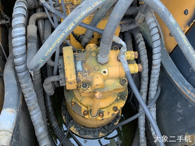 现代 R215-7C 挖掘机