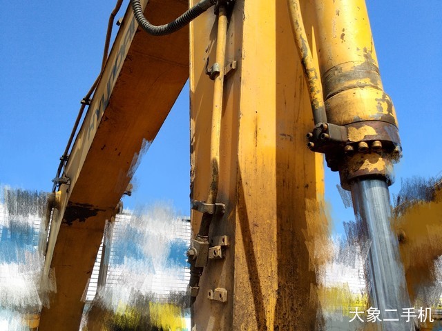 现代 R305LC-7 挖掘机