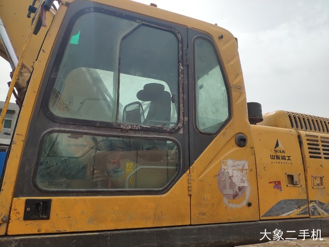 山东临工 LG6210 挖掘机