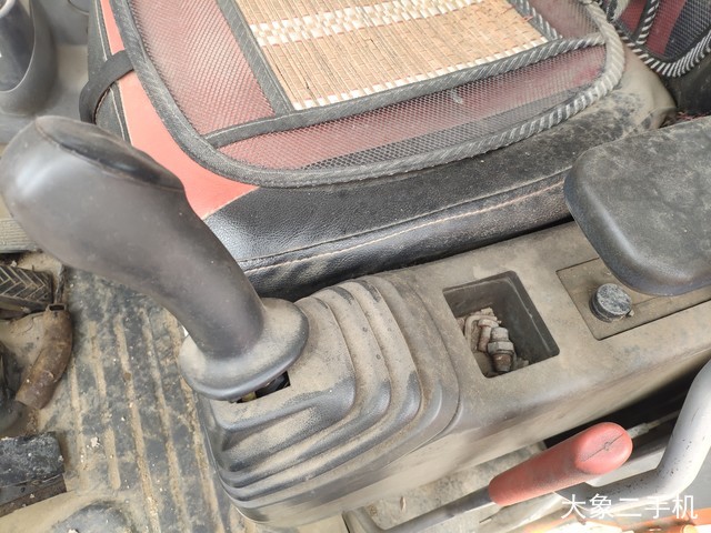 日立 ZX130W 挖掘机