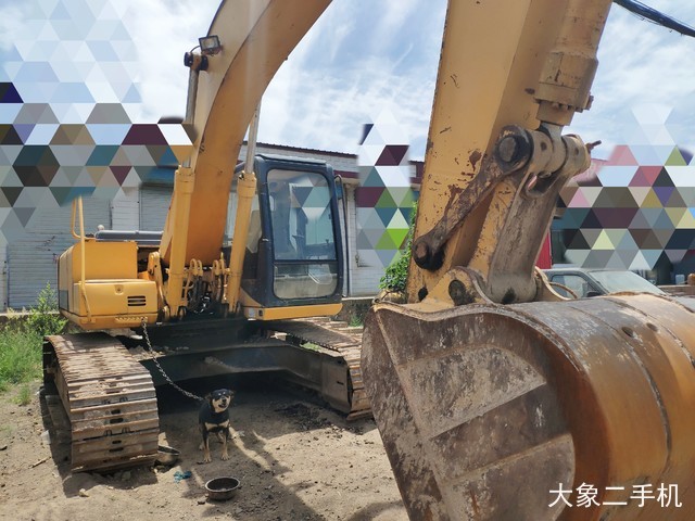 柳工 CLG225 挖掘机