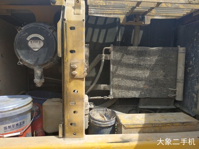 小松 PC220-8 挖掘机