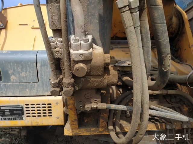 利勃海尔 R944B 挖掘机