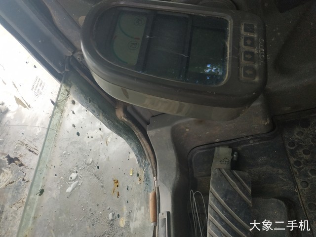 沃尔沃 EC210B 挖掘机