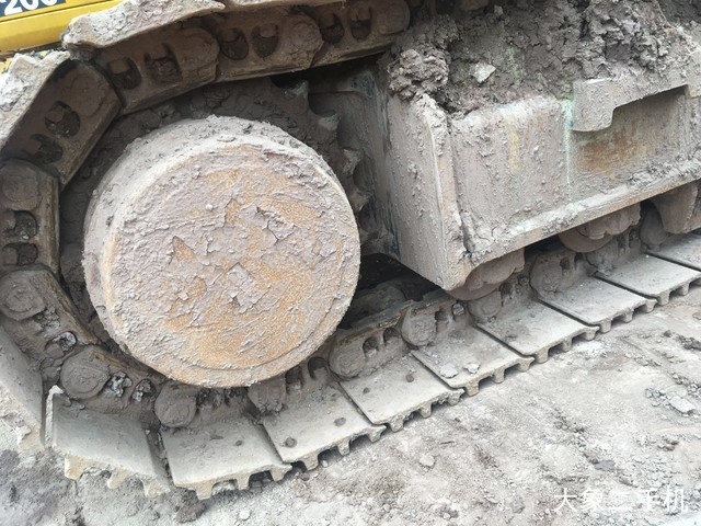 现代 R485LVS 挖掘机