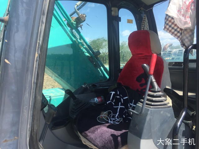 神钢 SK250-8 挖掘机