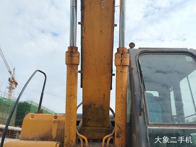 现代 R225LC-7 挖掘机