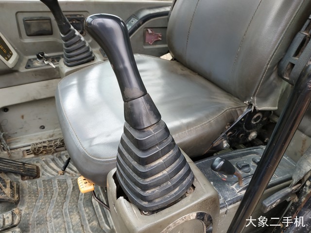 现代 R60-7 挖掘机