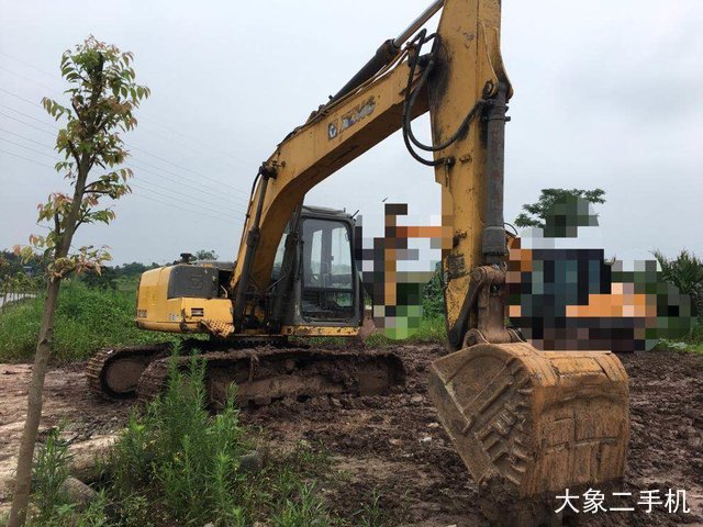 徐工 XE150D 挖掘机