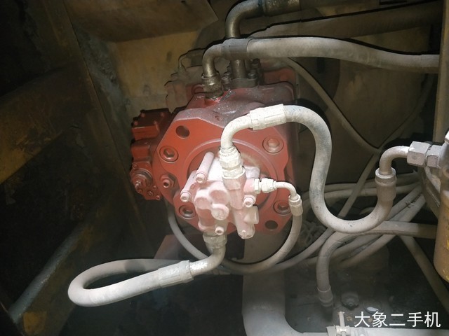 卡特彼勒 320B 挖掘机