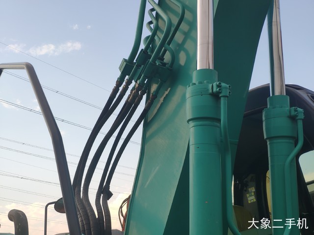 神钢 SK135SR 挖掘机