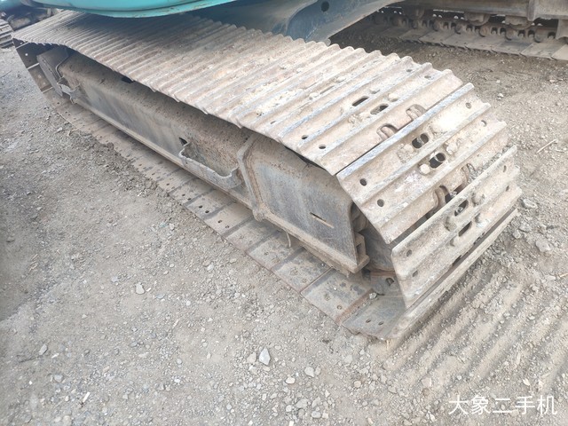 神钢 SK135SR 挖掘机