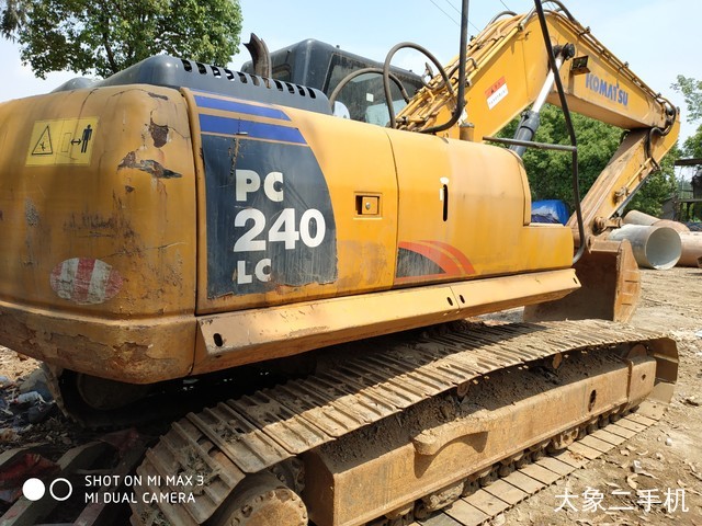 雷沃重工 FR220-7 挖掘机