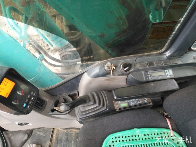 神钢 SK260LC-8 挖掘机