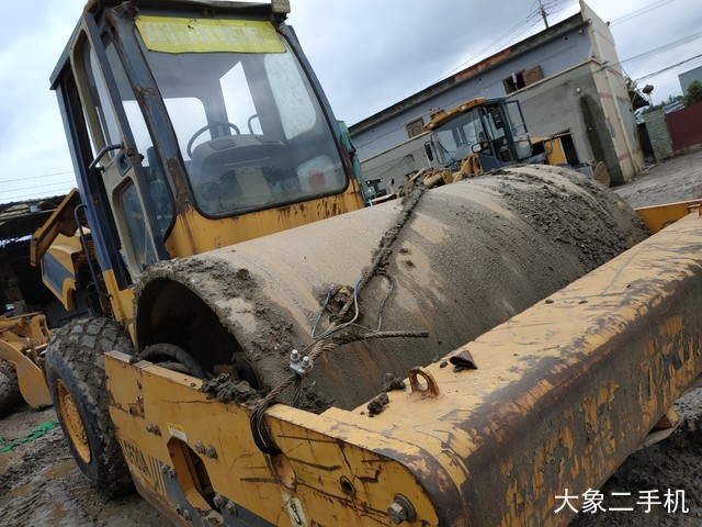 龙工 LG520A机械驱动 压路机