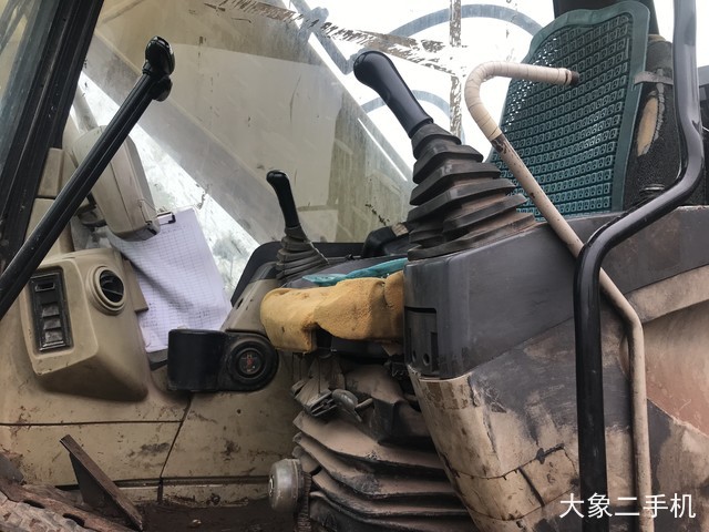卡特彼勒 320C 挖掘机