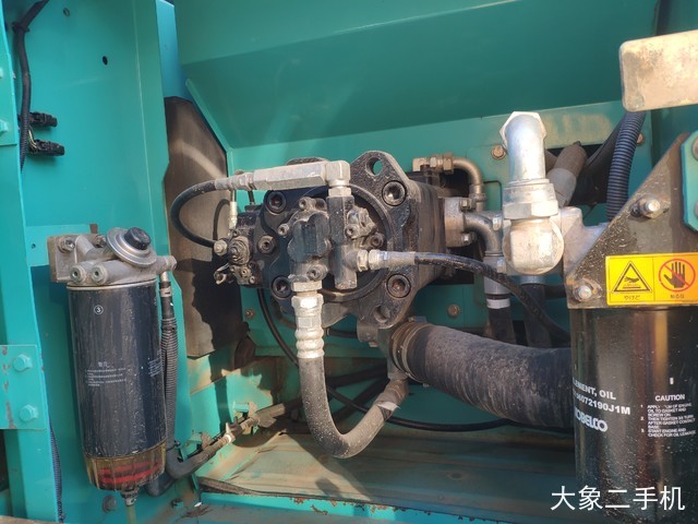 神钢 SK200-8 挖掘机