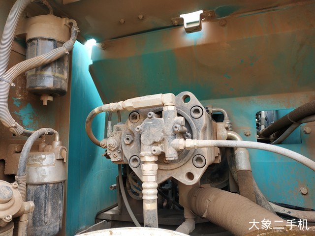 神钢 SK270D-8 挖掘机