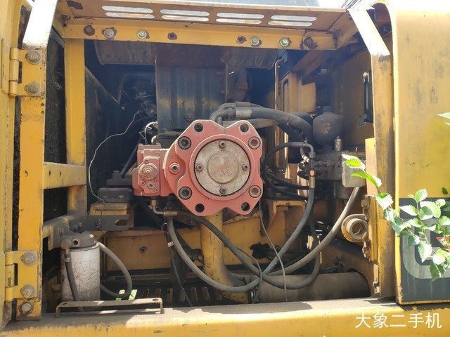 柳工 CLG225 挖掘机