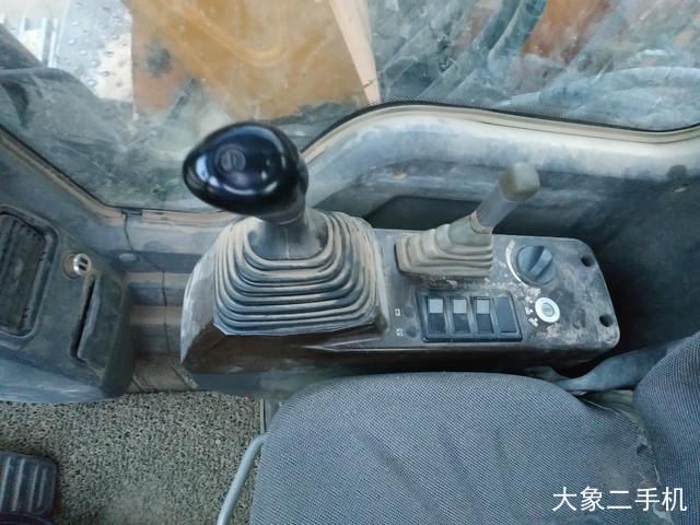 三一重工 SY75C 挖掘机