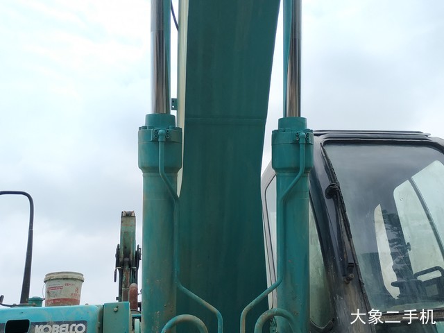 神钢 SK250-8 挖掘机