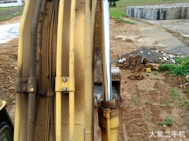 卡特彼勒 320B 挖掘机