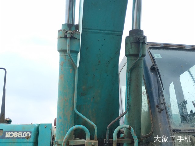 神钢 SK250-8 挖掘机