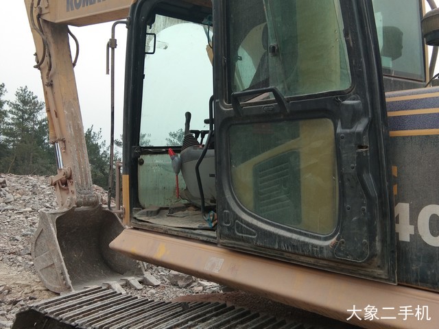 小松 PC240LC-8M0 挖掘机