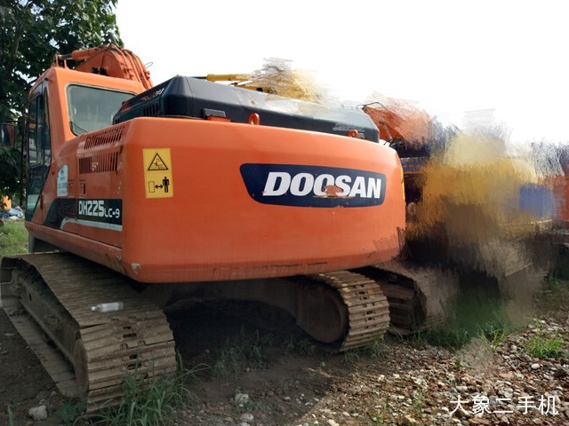 斗山 DH225LC-9 挖掘机