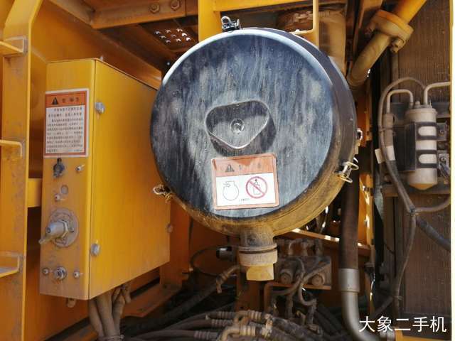 龙工 LG6225 挖掘机