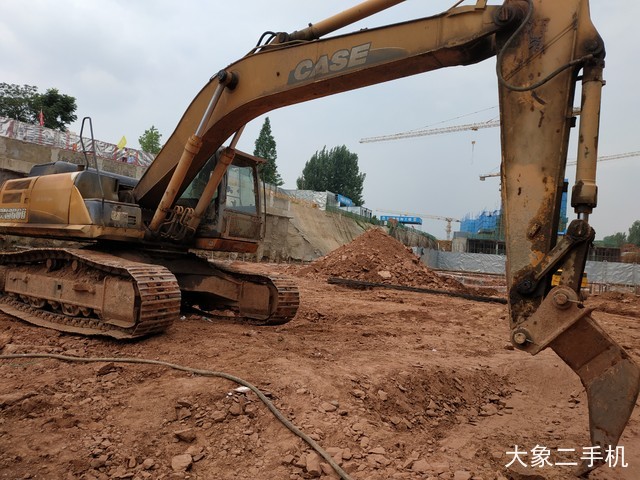 凯斯 CX300B 挖掘机