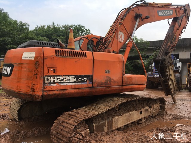 斗山 DH225LC-7 挖掘机