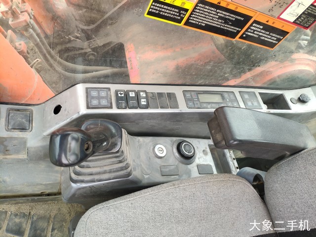 斗山 DX260LC 挖掘机