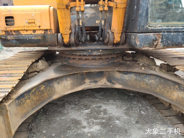 现代 R265LC-7 挖掘机