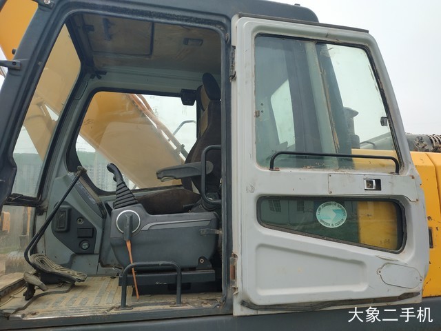 现代 R225LC-7 挖掘机