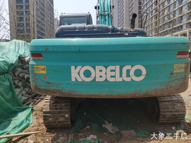 神钢 SK260LC-8 挖掘机