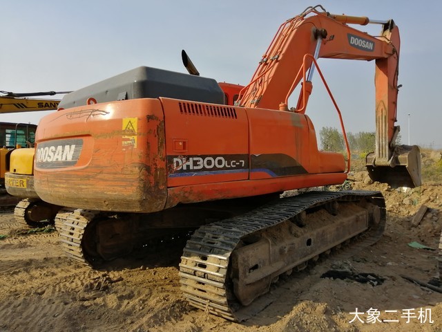 斗山 DH300LC-7 挖掘机