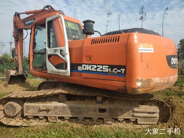 斗山 DH200-5 挖掘机